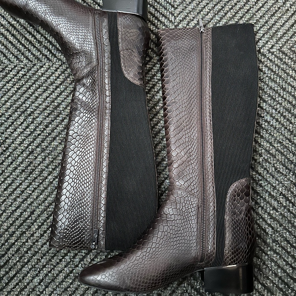 Donald J. Pliner Textured Black and Brown Heeled Boots